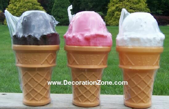 3 Small Ice Cream Cone Scoops w/Straws